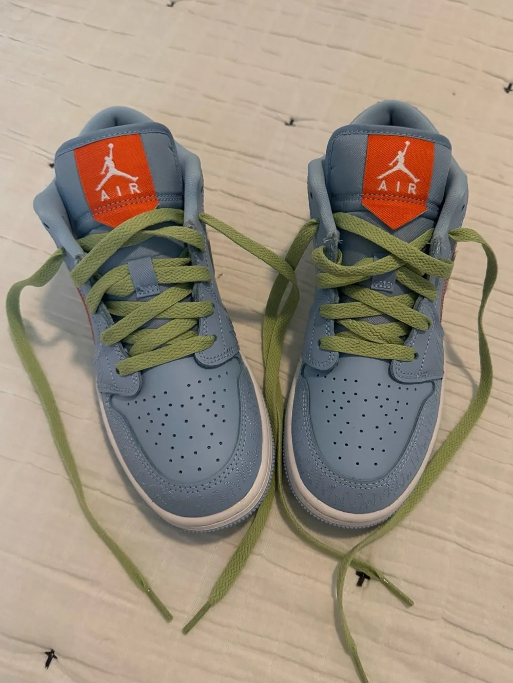 Nike Air Jordan low- girls shoe NEW WITHOUT BOX.
